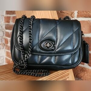 Coach Pillow Madison 18